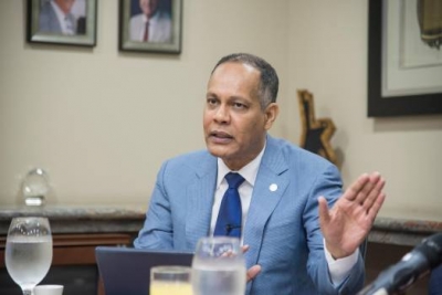 García considera que los impuestos a las telecomunicaciones deben revisarse porque son muy elevados. 