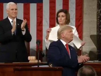 Nancy Pelosi rompe el discurso de Trump ante el Congreso