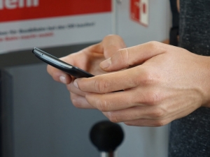 Retiran 29 apps que robaban fotos para crear perfiles falsos