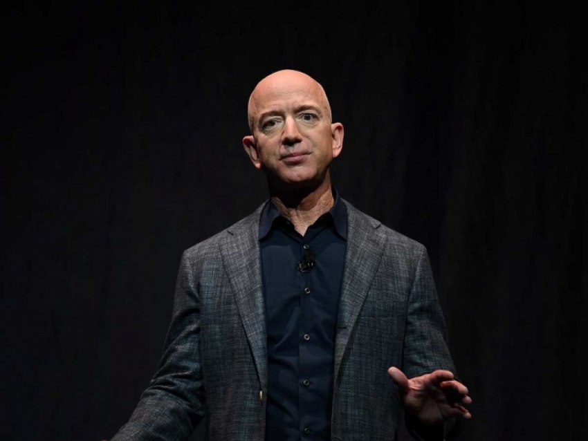 Acusan a Arabia Saudita de hackear celular de Jeff Bezos