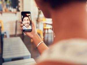 Apple soluciona falla de Facetime; pide disculpas a clientes
