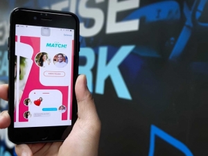 Tinder tendrá botón de pánico por si la cita se pone muy incómoda