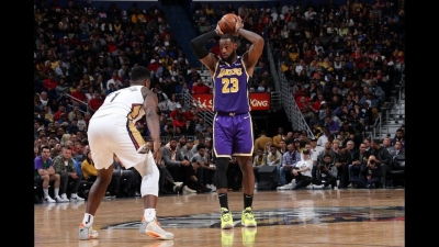 LeBron supera de nuevo a un gran Zion Williamson