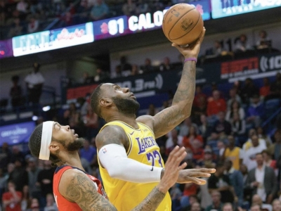 LeBron James tuvo un nuevo doble-doble con 29 puntos y 11 asistencias. Foto: AP