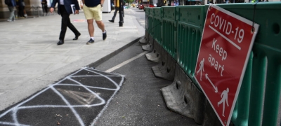 Oxford Street cuenta con señales para mantener la distancia de seguridad EFE|||||