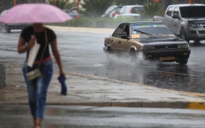 Las lluvias continúan, nueve provincias en alerta verde