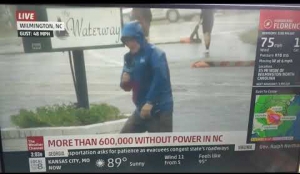 El reportero que se volvio viral cuando exageró los efectos del huracán Florence