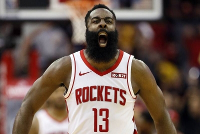 James Harden anota otra vez 40 puntos para vencer a Charlotte