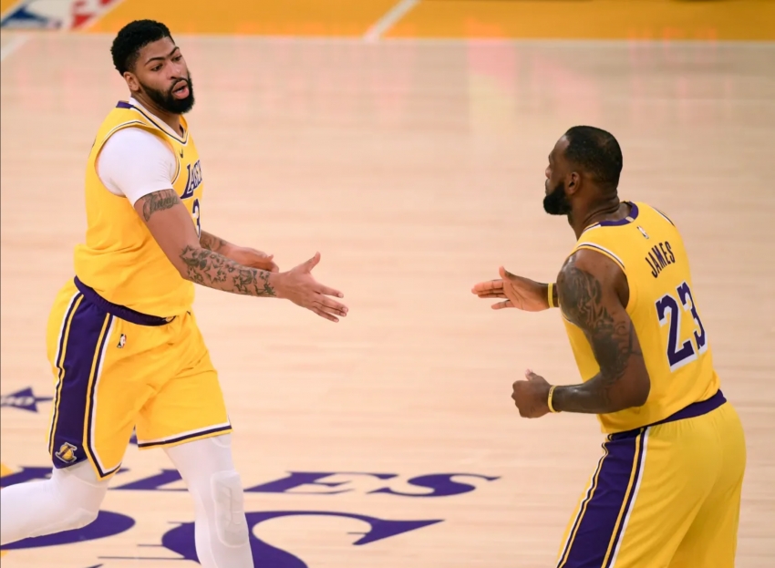 Los Angeles Lakers consiguieron la mayor remontada en la historia de la NBA para vencer a Dallas Mavericks