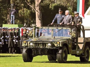 El Presidente de la República recibió ayer la salutación de las Fuerzas Armadas en el Campo Marte. Foto: Quetzalli González 