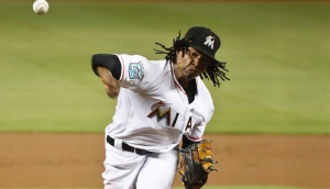 José Ureña lanza contra los Filis en el partido del lunes, en Miami. (AP) 